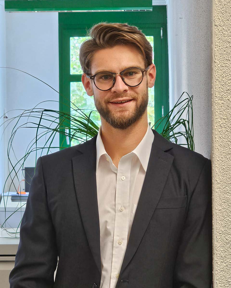 Raffael Eggenberger-Portrait_4-5 Portrait von Bernhard Gerstl Rechtsanwalt von der advore rechtsanwälte ag